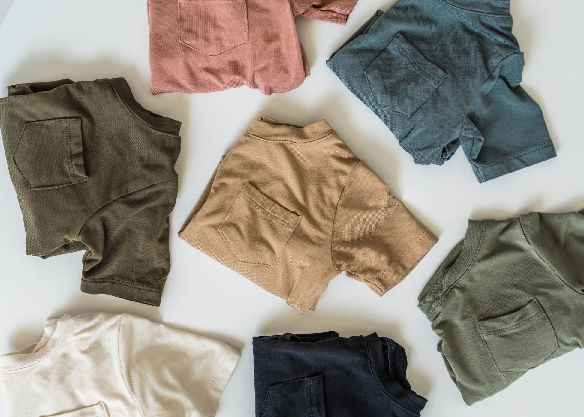 Curved-Hem Pocket Tee - Dark Olive - Jettson Cole