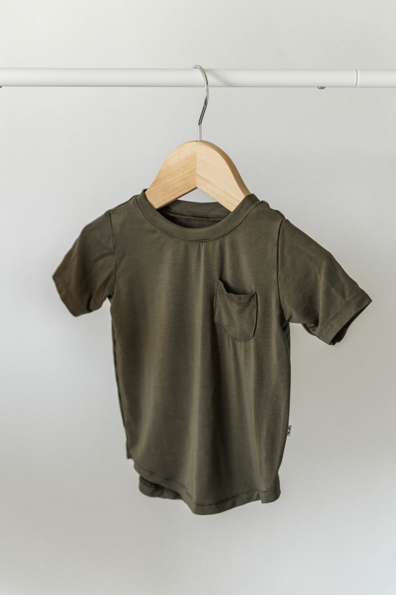 Curved-Hem Pocket Tee - Dark Olive - Jettson Cole
