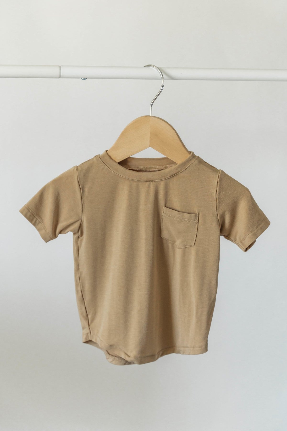 Curved-Hem Pocket Tee - Desert Tan - Jettson Cole