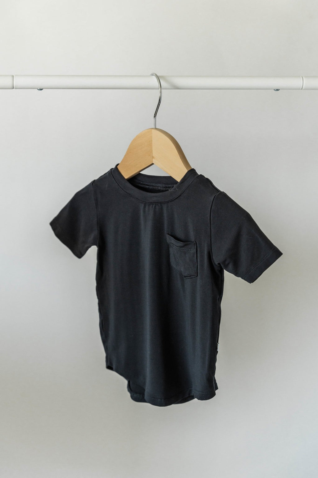 Curved-Hem Pocket Tee - Jett Black - Jettson Cole