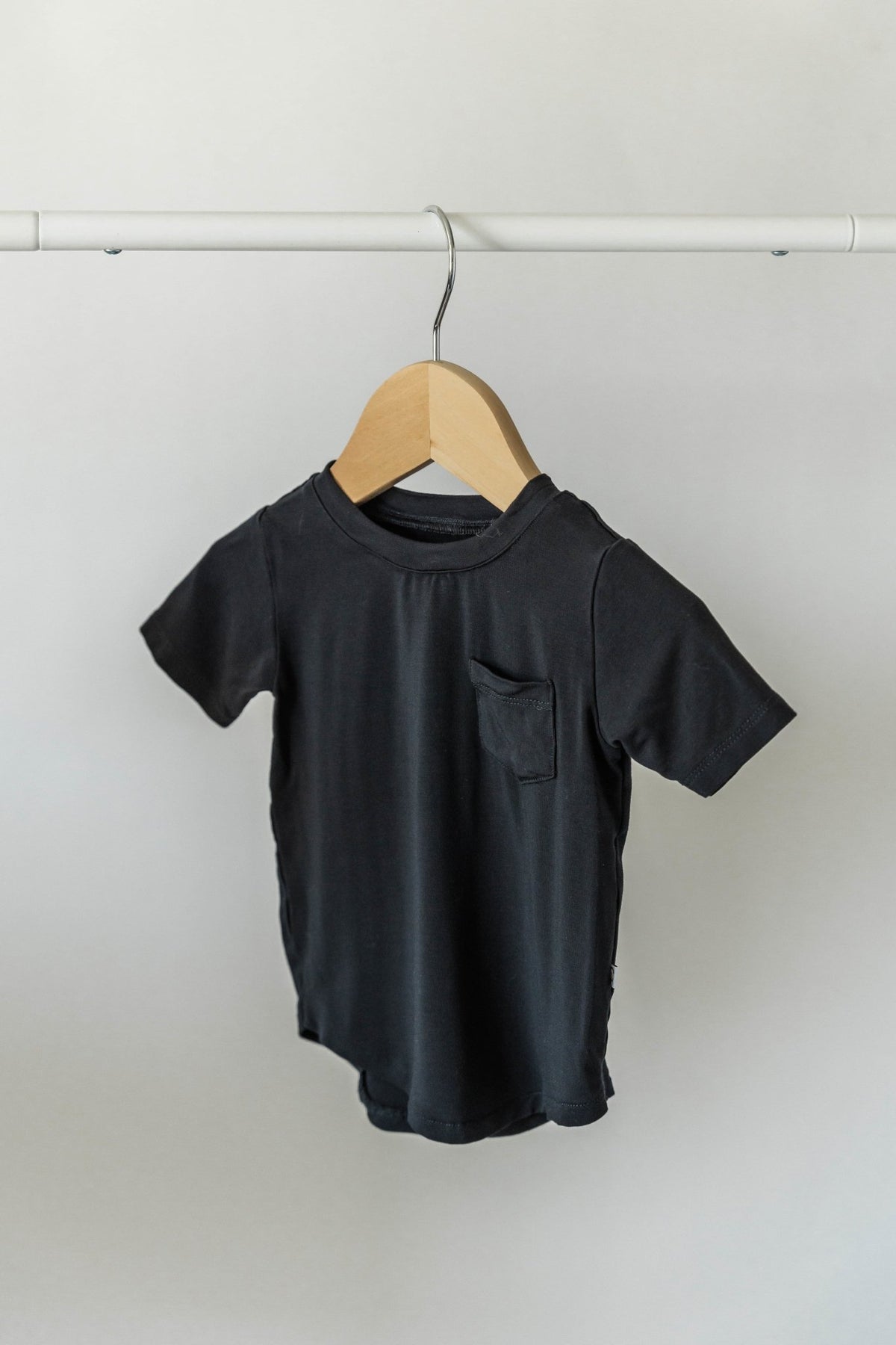Curved-Hem Pocket Tee - Jett Black - Jettson Cole